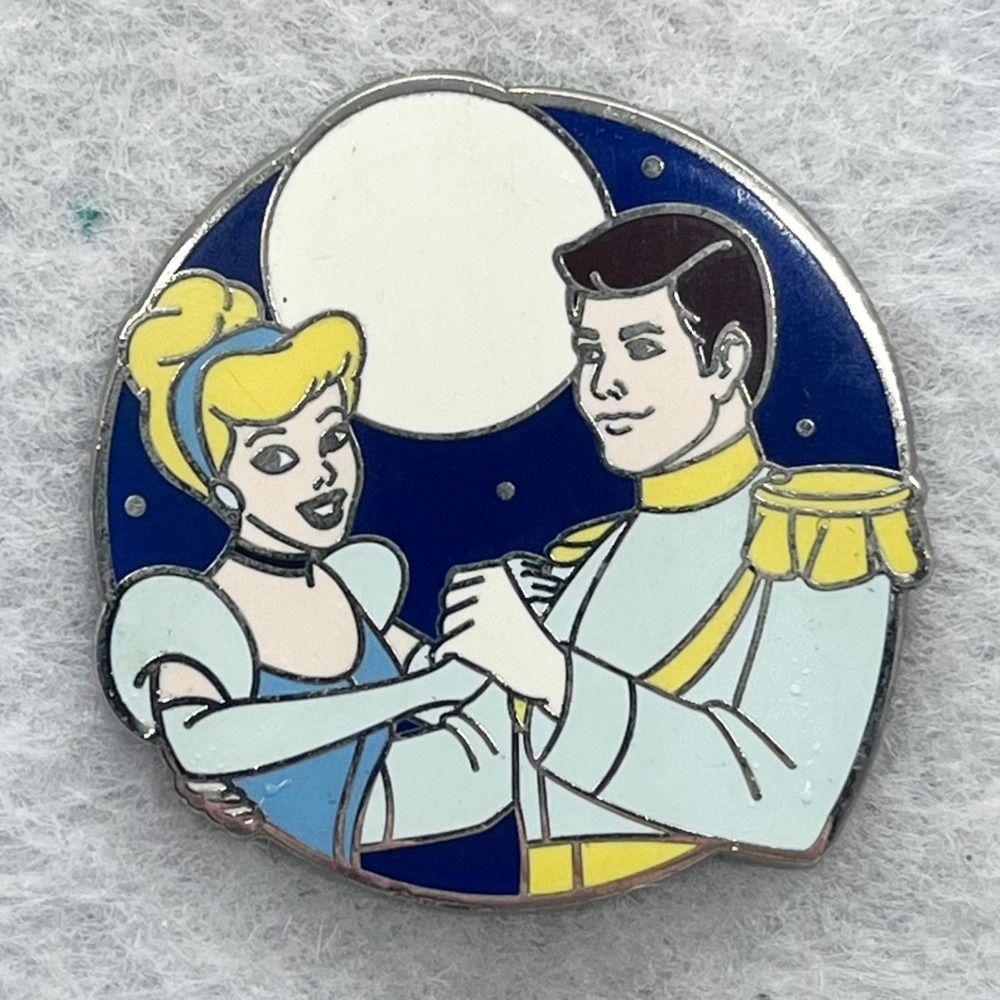 🔮 5/$25 Disney Couples Prince Charming and Cinderella Pin
